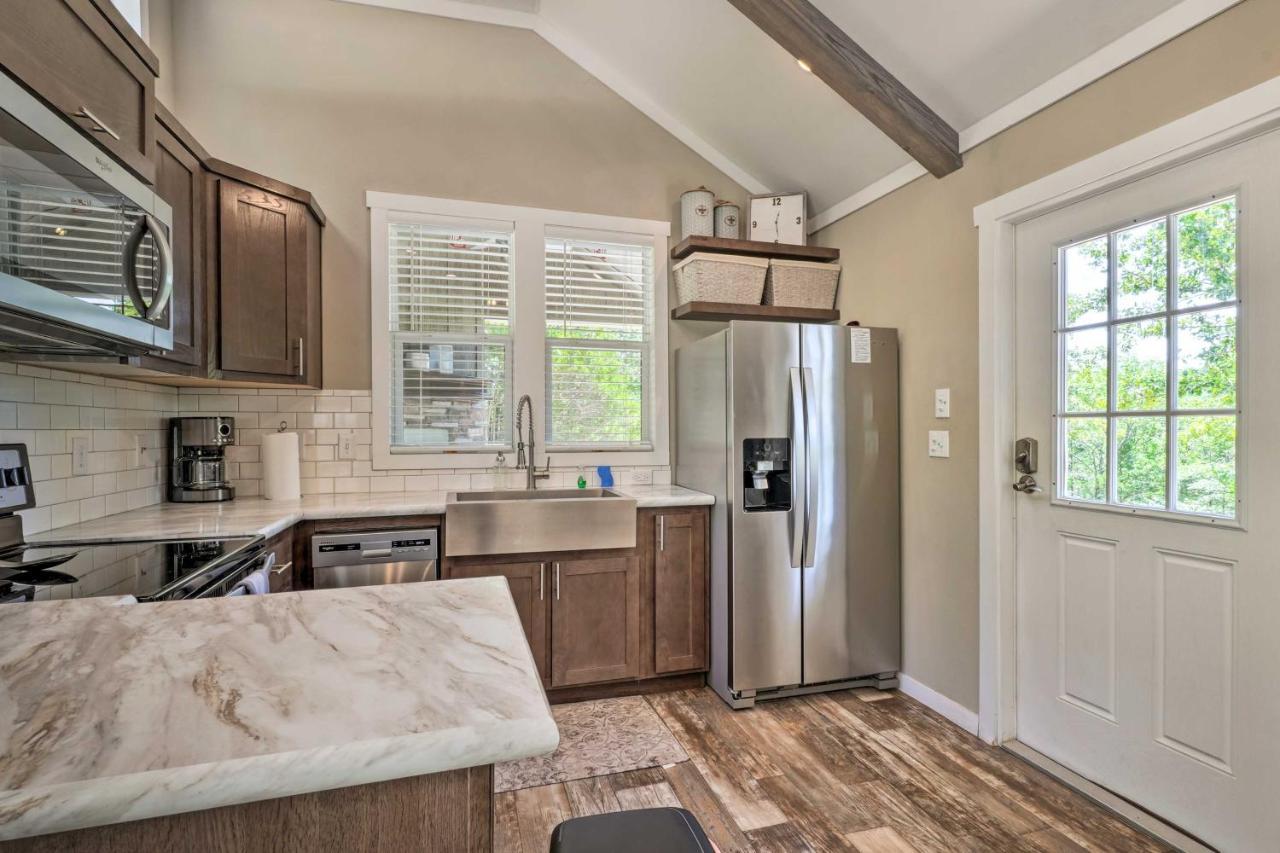 Branson Tiny Home On 52 Acres With Private Lake! エクステリア 写真