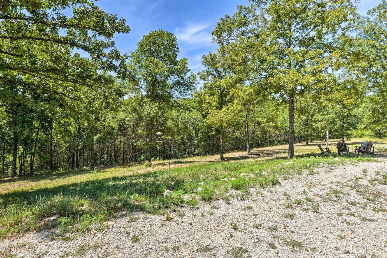 Branson Tiny Home On 52 Acres With Private Lake! エクステリア 写真