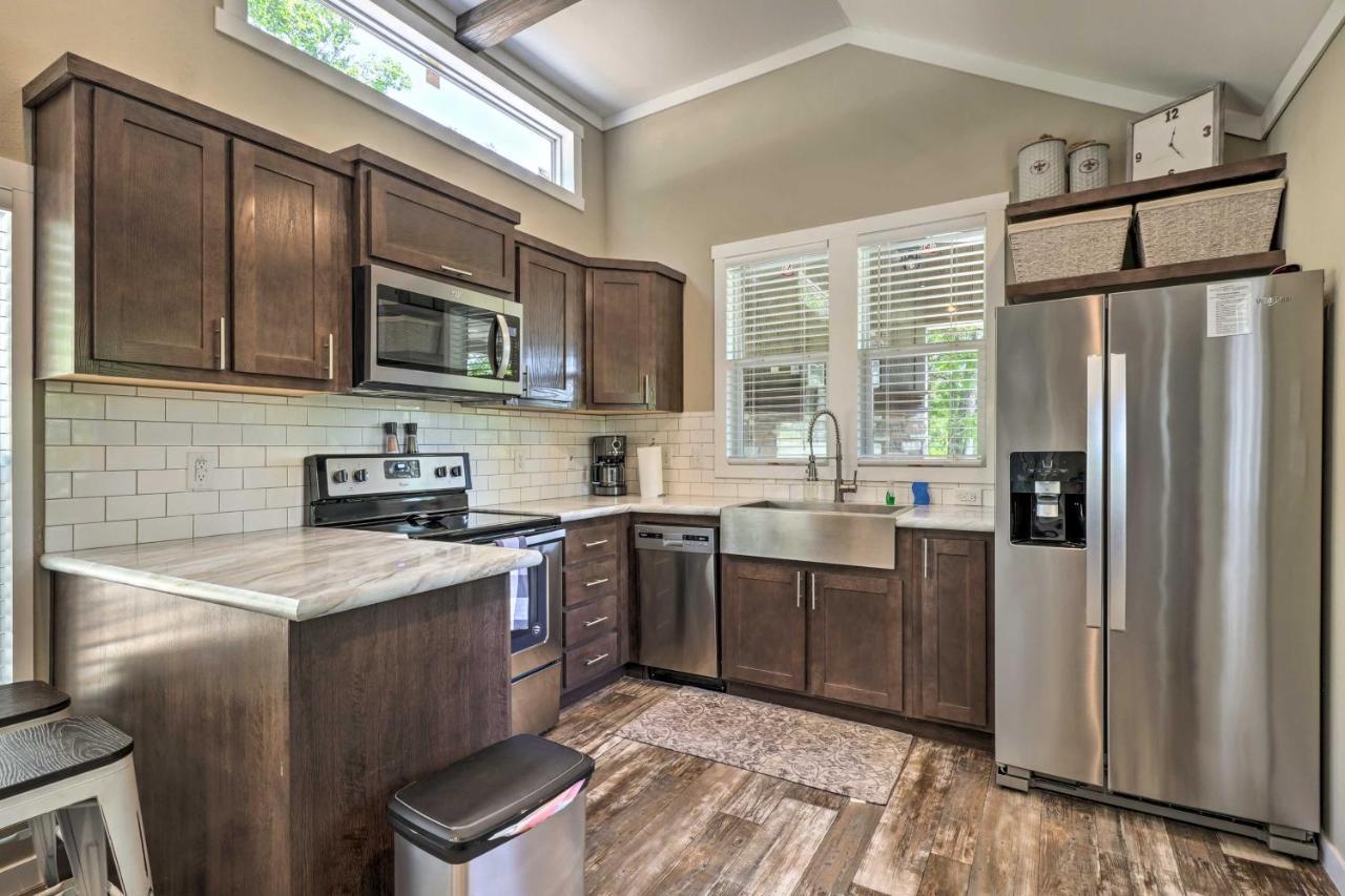 Branson Tiny Home On 52 Acres With Private Lake! エクステリア 写真